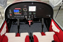 Пилотажно-навигационное оборудование и приборы контроля двигателя