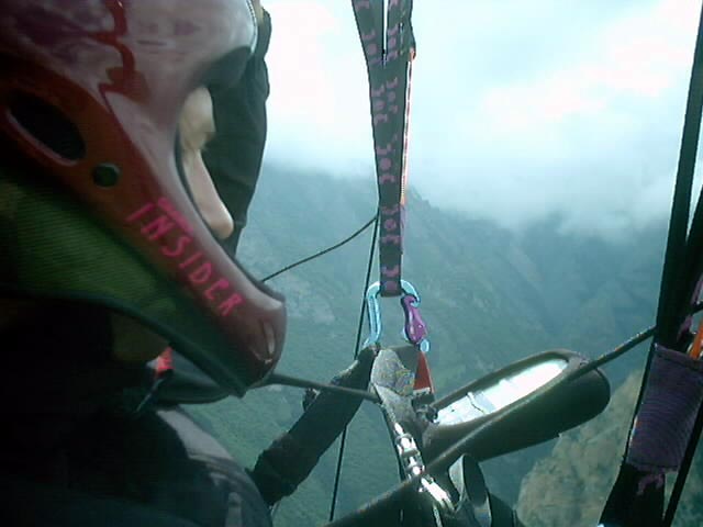 Полет над вершинами гор
Чегемское ущелье
20-21 июля 2003 года