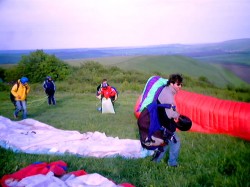 Местный пилот Василий Алюнин
Майские праздники на Юце (1-4 мая 2004 г.)