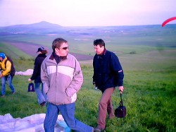 Местные пилоты Дима и Паша
Майские праздники на Юце (1-4 мая 2004 г.)