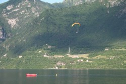 Тренировка Леди Акро была организована фирмой Airwave на озере Идро в Италии. (с 21 по 23 июня 2010 года. День третий)