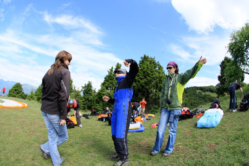 Тренировка Леди Акро была организована фирмой Airwave на озере Идро в Италии. (с 21 по 23 июня 2010 года. День второй)